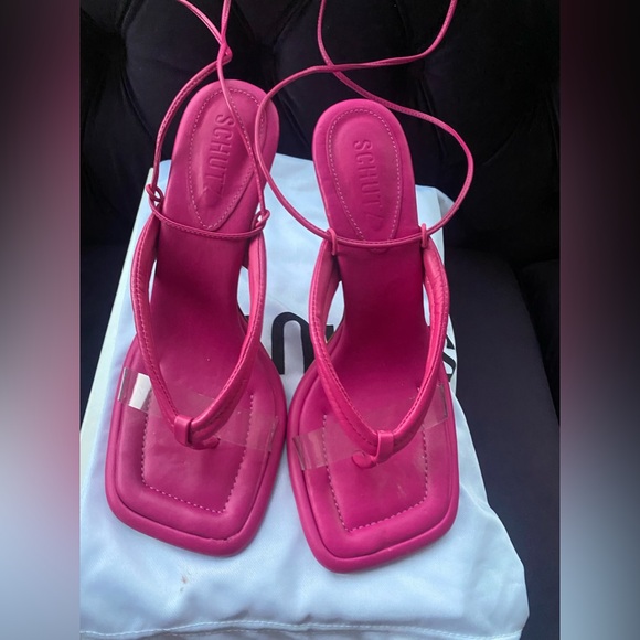 Schutz Fucshia Pink Genuine Leather Strappy Heel. Comes with box, Brand New. - Picture 2 of 11